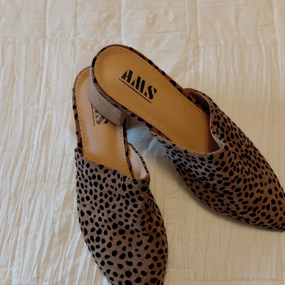 Cheetah Spotted Mules Sz 6.5 Will fit Siz 7 - Picture 3 of 8